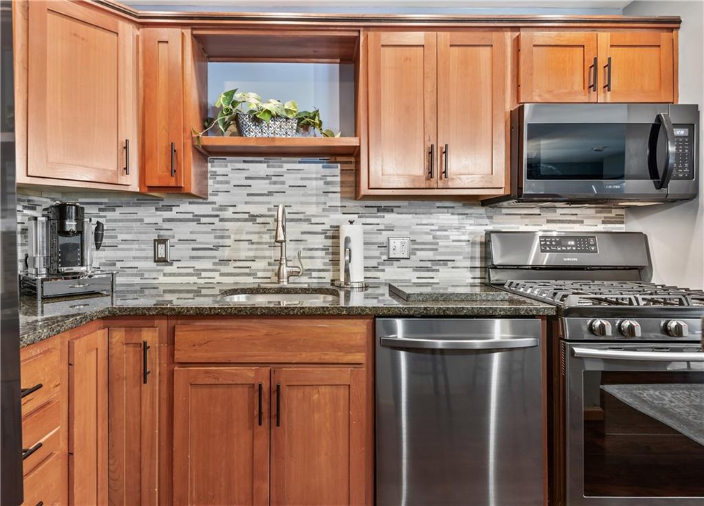 1906 Kenzie Road Pittsburgh, PA 15205 - Photo 6 of 16 Gallery Image 6