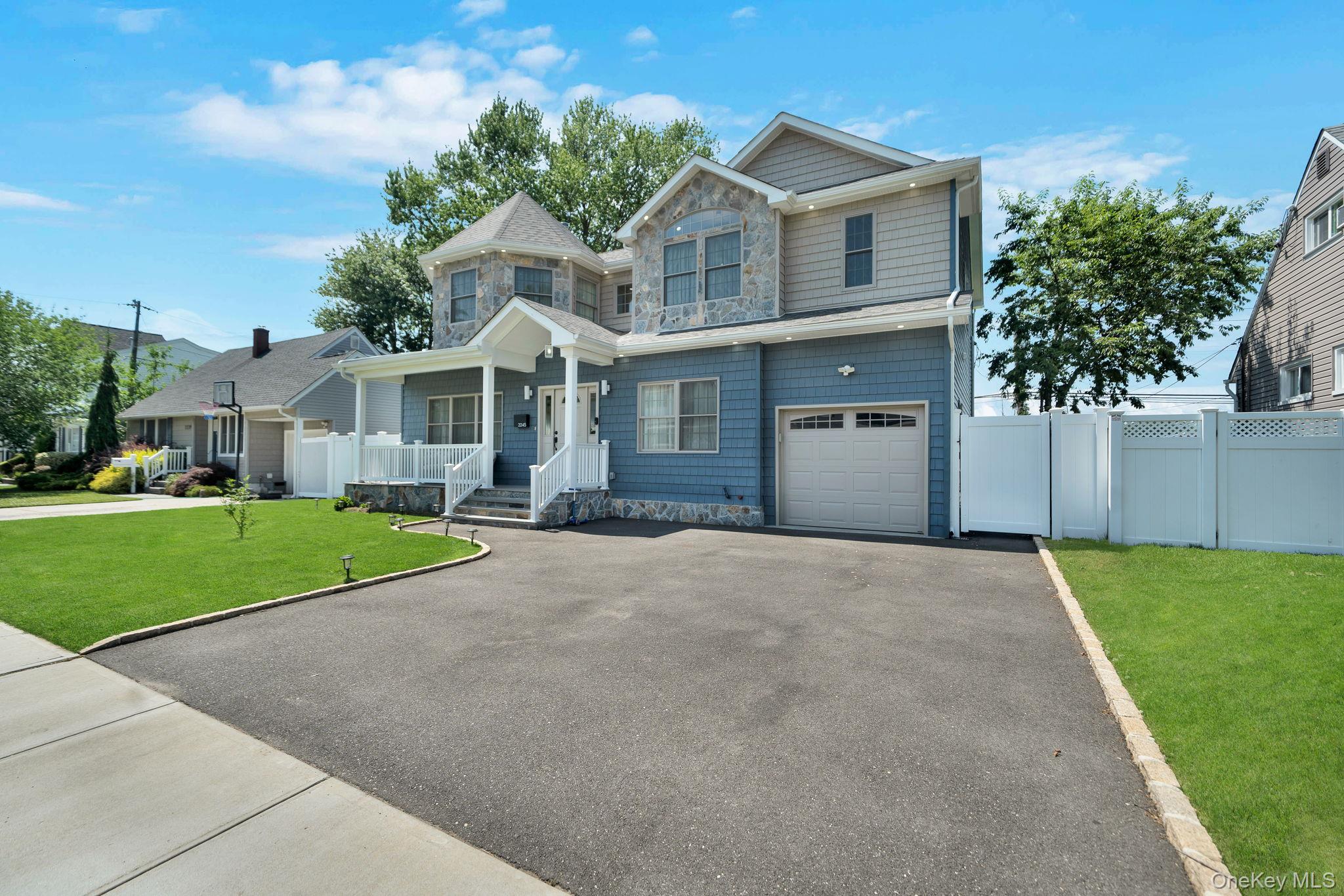 2245 Plum Tree Road East Westbury, NY 11590 - Photo 3 of 43