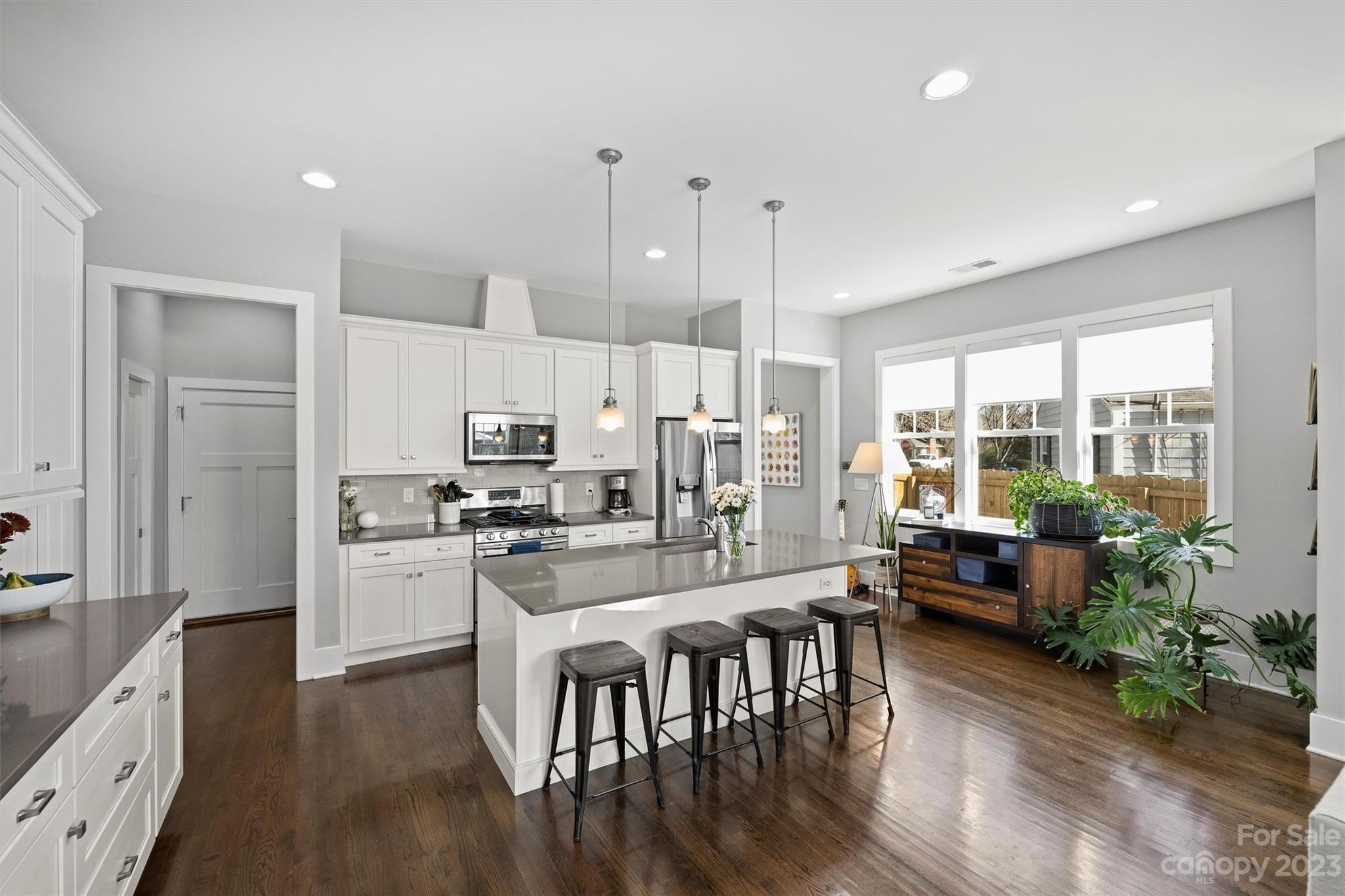 5236 Valley Stream Road Charlotte, NC 28209 - Photo 4 of 45 Gallery Image 4