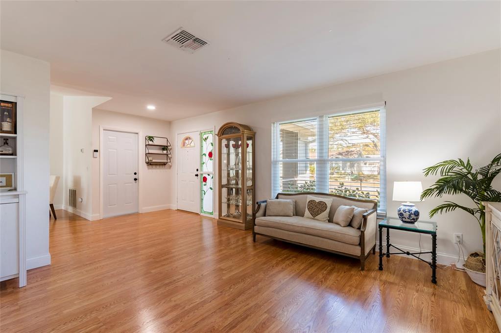 8194 124th Terrace Largo, FL 33773 - Photo 12 of 38