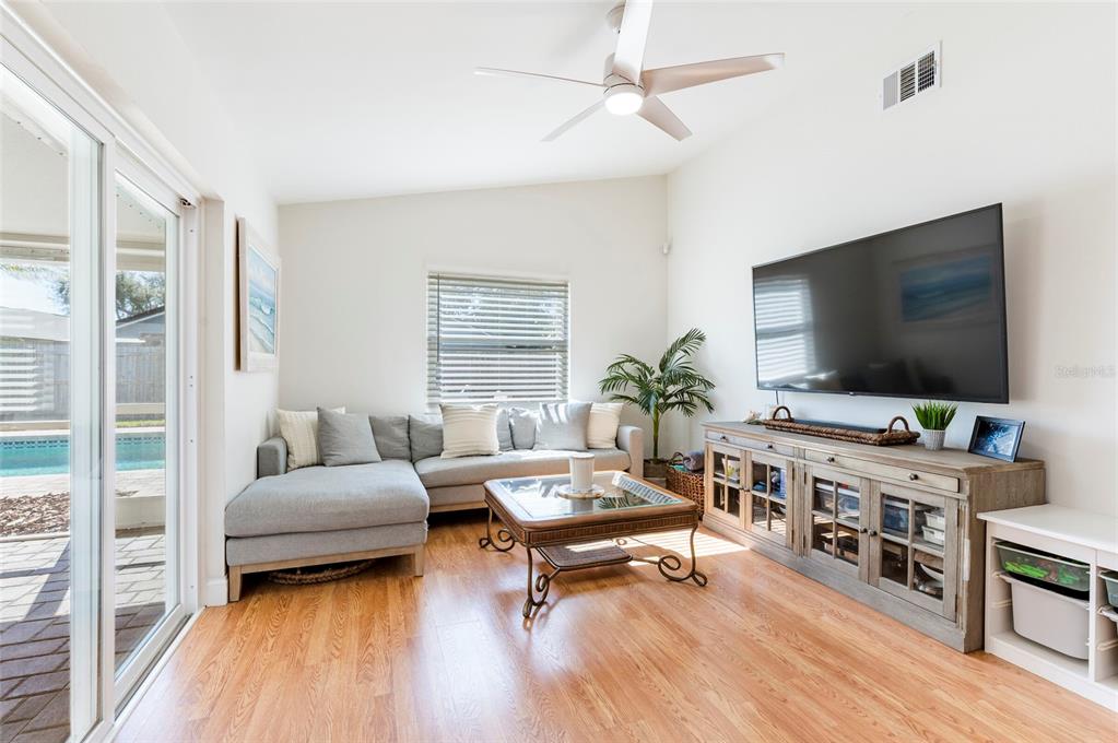8194 124th Terrace Largo, FL 33773 - Photo 25 of 38
