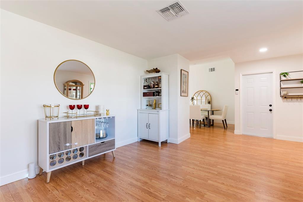 8194 124th Terrace Largo, FL 33773 - Photo 10 of 38