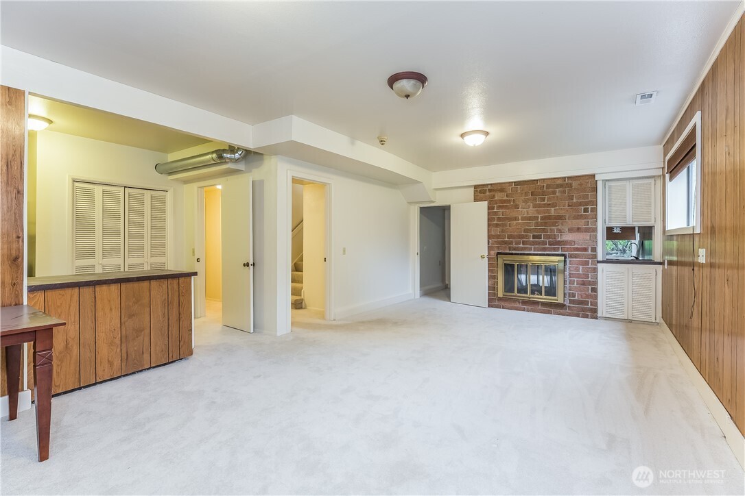 2 Cascade Key Bellevue, WA 98006 - Photo 17 of 24 a view of a livingroom with a fireplace