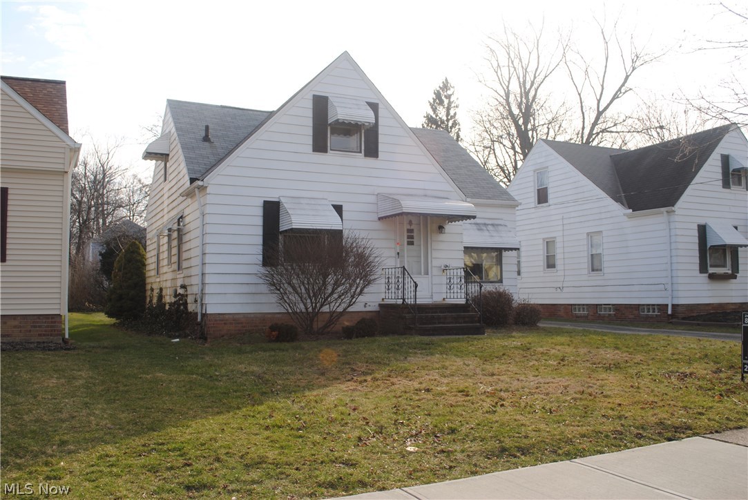 1091 Irene Road Lyndhurst, OH 44124 - Photo 3 of 26