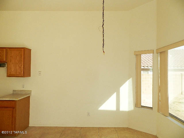 7633 West August Moon Place Tucson, AZ 85743 - Photo 7 of 25