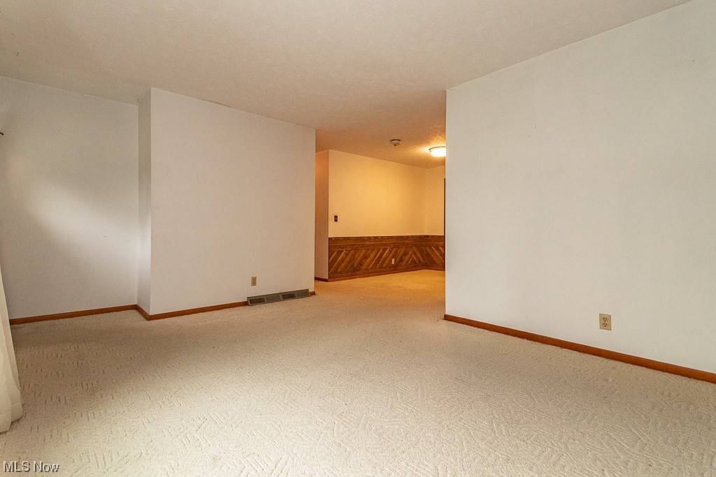 13514 Woodin Road Chardon, OH 44024 - Photo 14 of 33
