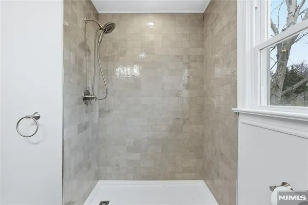 $3,850 | 75 Colgate Avenue, Unit 1, Paramus, NJ 07652