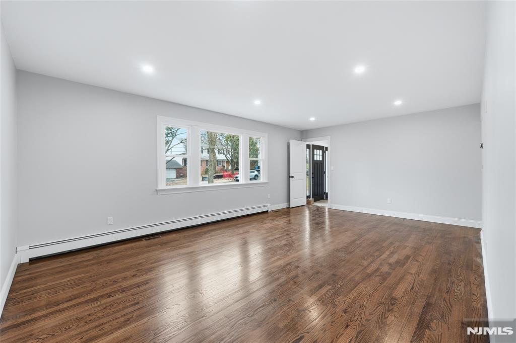 75 Colgate Avenue, Unit 1 Paramus, NJ 07652 - Photo 2 of 25