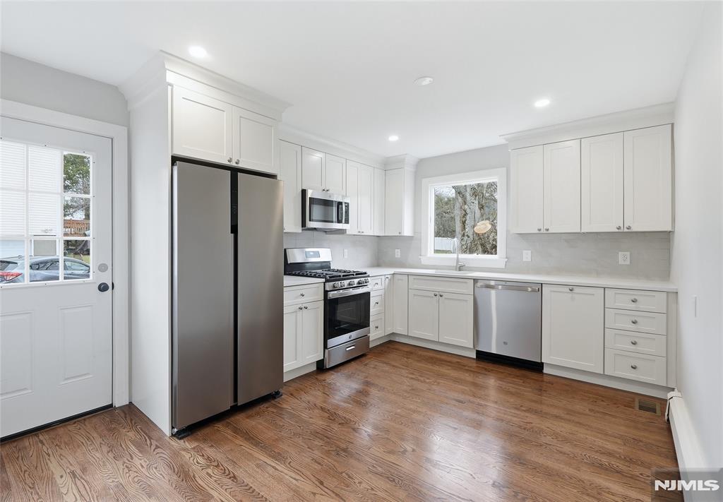 75 Colgate Avenue, Unit 1 Paramus, NJ 07652 - Photo 4 of 25