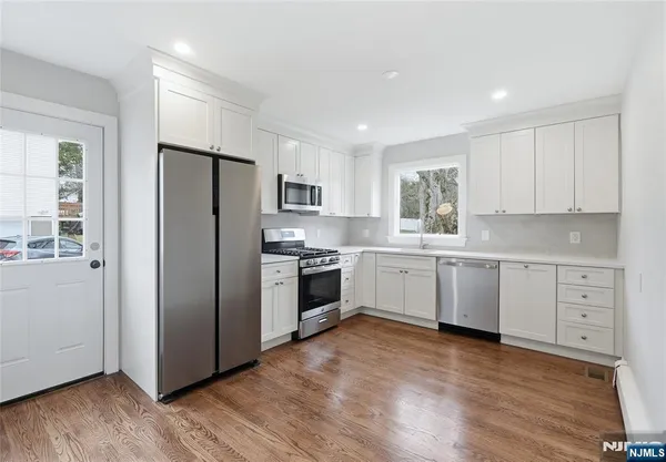 $3,850 | 75 Colgate Avenue, Unit 1, Paramus, NJ 07652