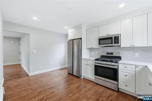 $3,850 | 75 Colgate Avenue, Unit 1, Paramus, NJ 07652