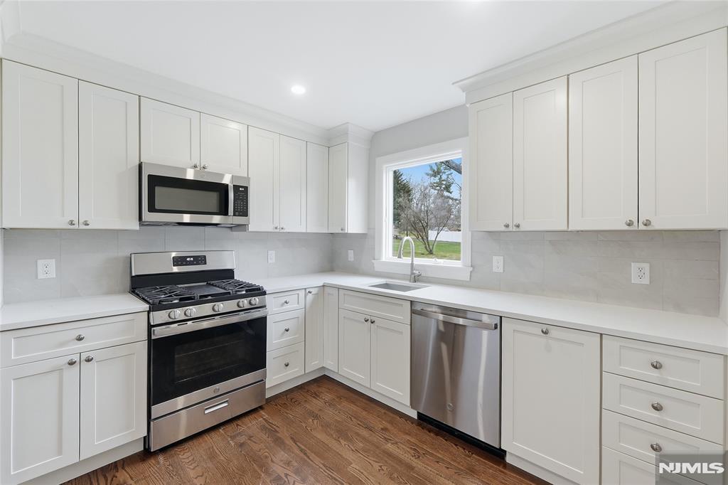 75 Colgate Avenue, Unit 1 Paramus, NJ 07652 - Photo 7 of 25