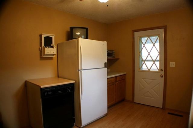 318 5th Avenue DeWitt, IA 52742 - Photo 6 of 12 Gallery Image 6