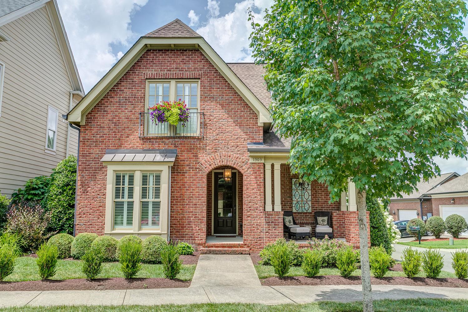 1303 Eliot Road Franklin, TN 37064 - Photo 3 of 28 Gallery Image 3