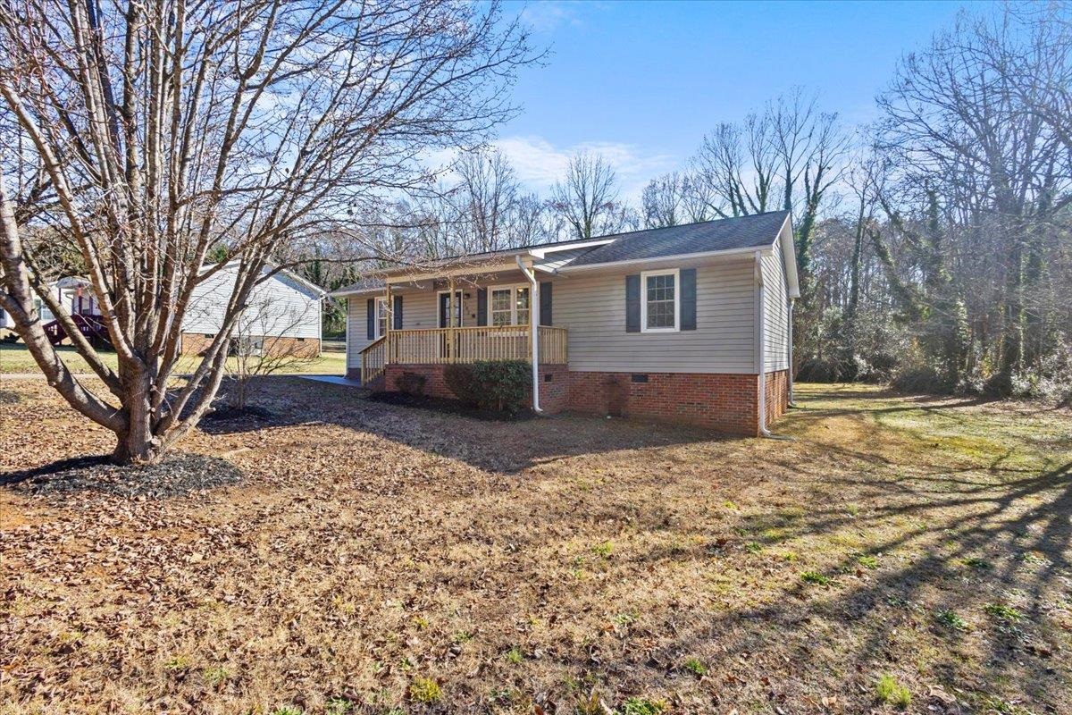 102 Pyle Court Spartanburg, SC 29306 - Photo 2 of 27