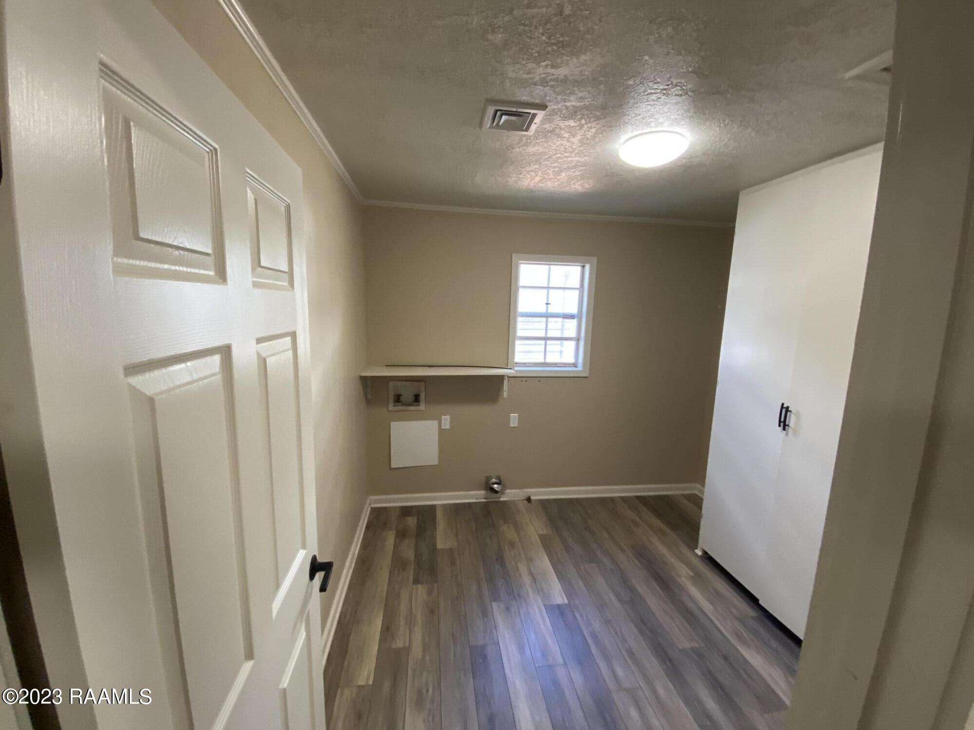 1181 Hale Road Ville Platte, LA 70586 - Photo 23 of 37 Laundry 1