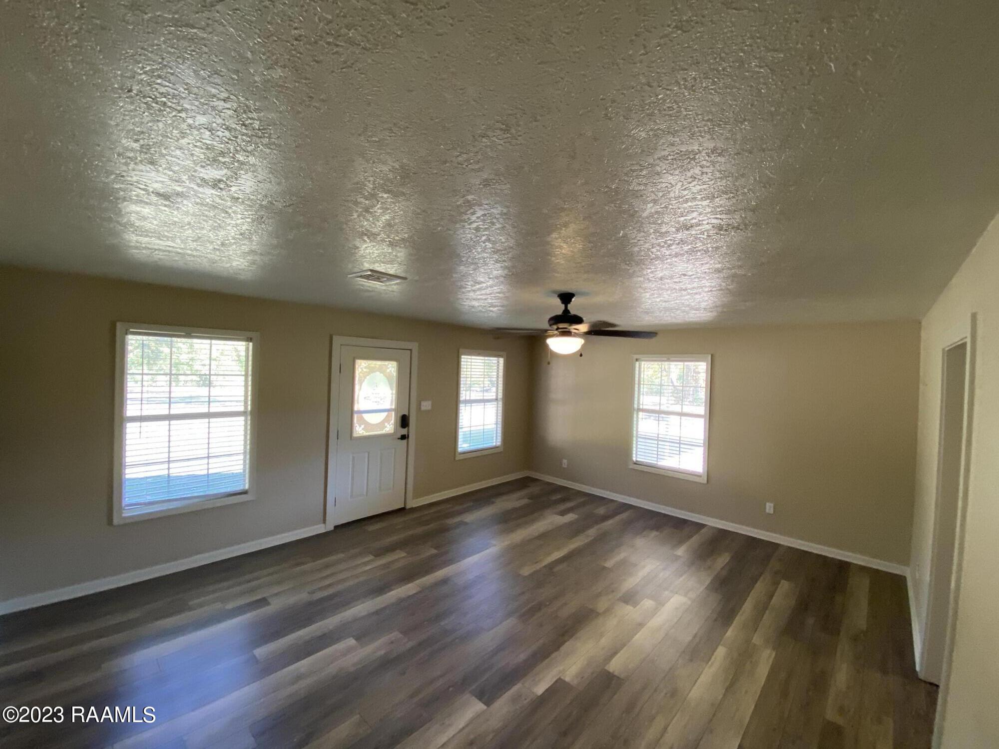 1181 Hale Road Ville Platte, LA 70586 - Photo 26 of 37 Back Living Room 2