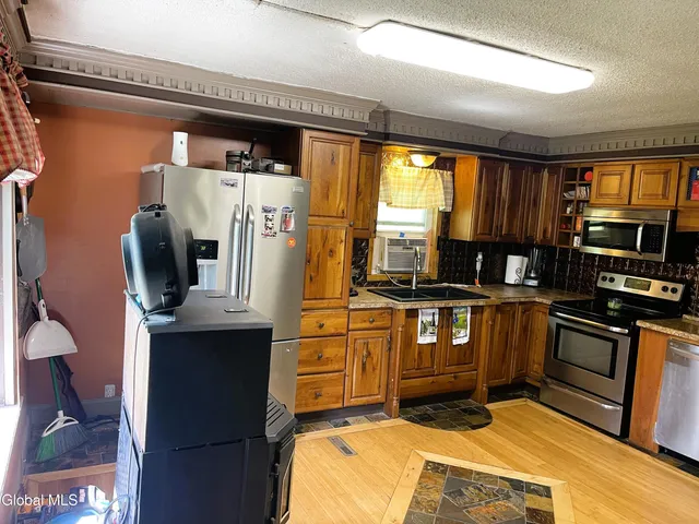 $197,500 | 3841 Highway 30, Amsterdam, NY 12010