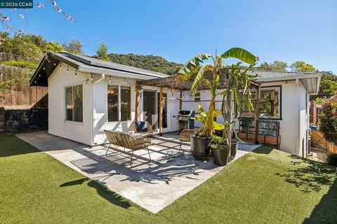 $729,000 | 4037 Rusting Avenue, Oakland, CA 94605