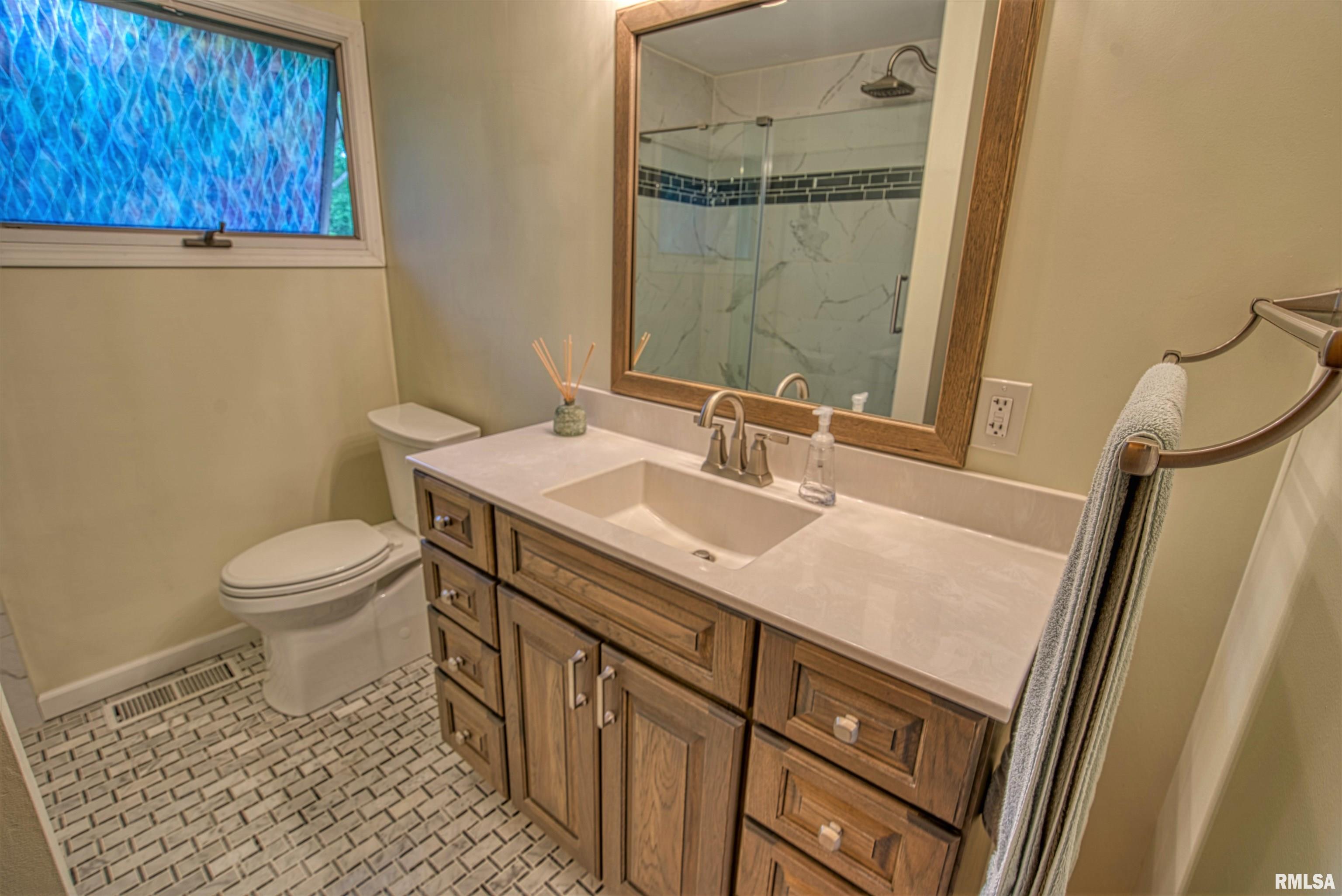 8716 North Picture Ridge Road Peoria, IL 61615 - Photo 11 of 18 Gallery Image 11