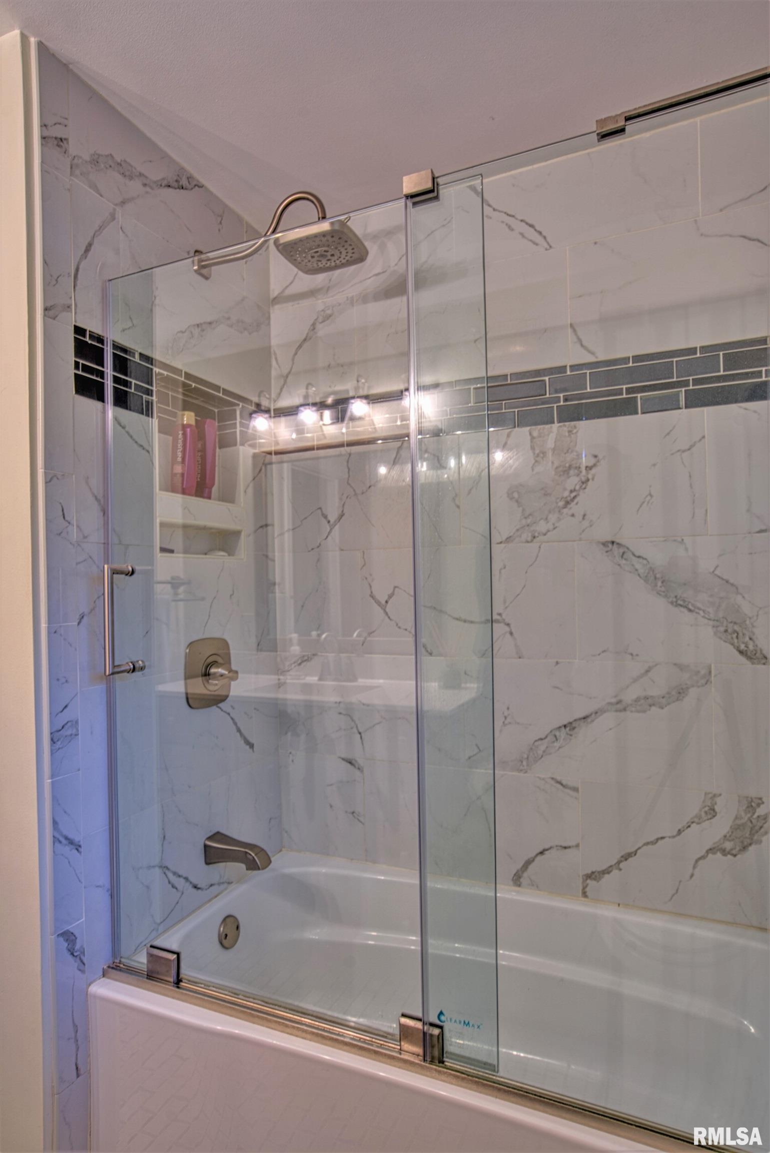 8716 North Picture Ridge Road Peoria, IL 61615 - Photo 12 of 18 Gallery Image 12