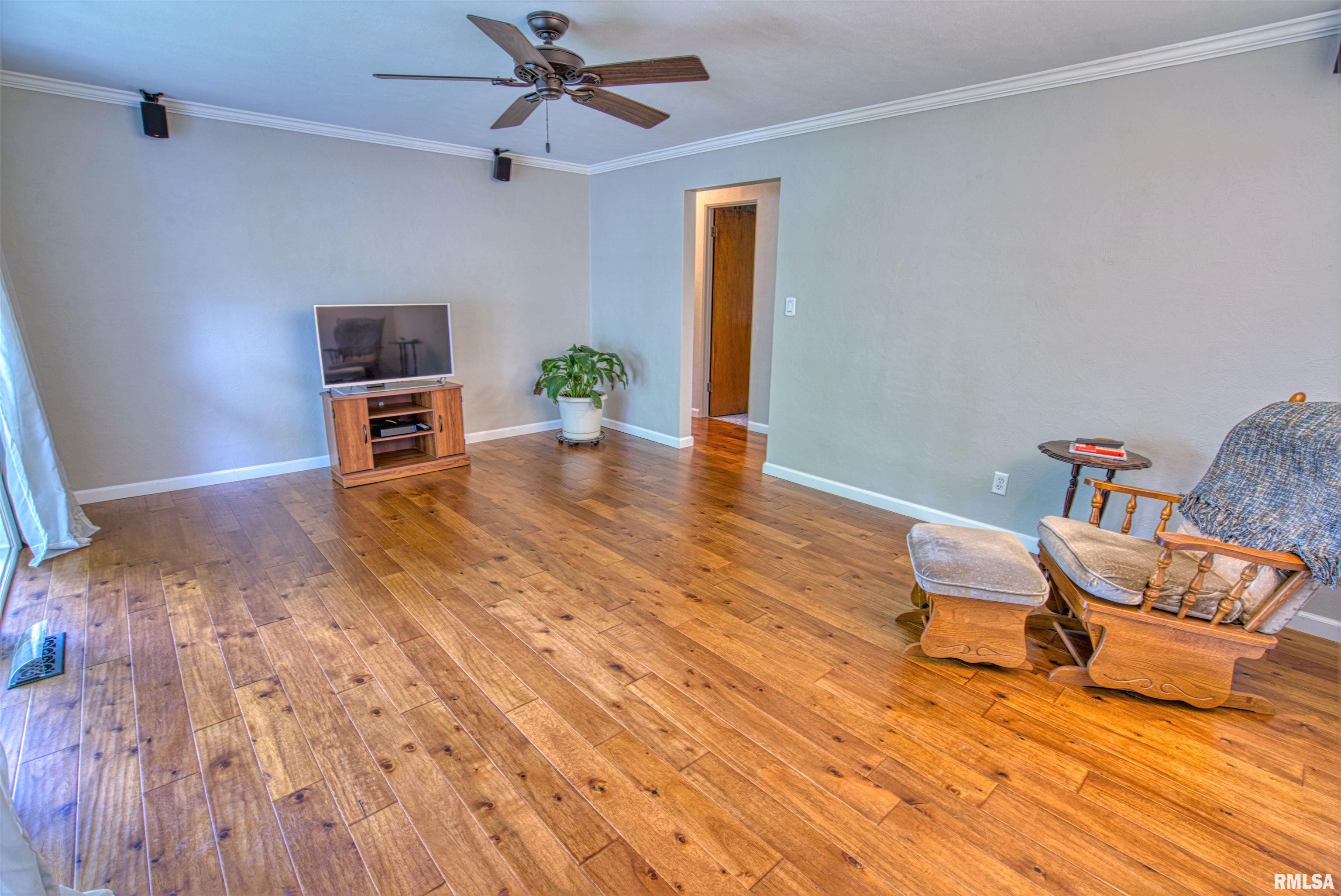 8716 North Picture Ridge Road Peoria, IL 61615 - Photo 2 of 18 Gallery Image 2