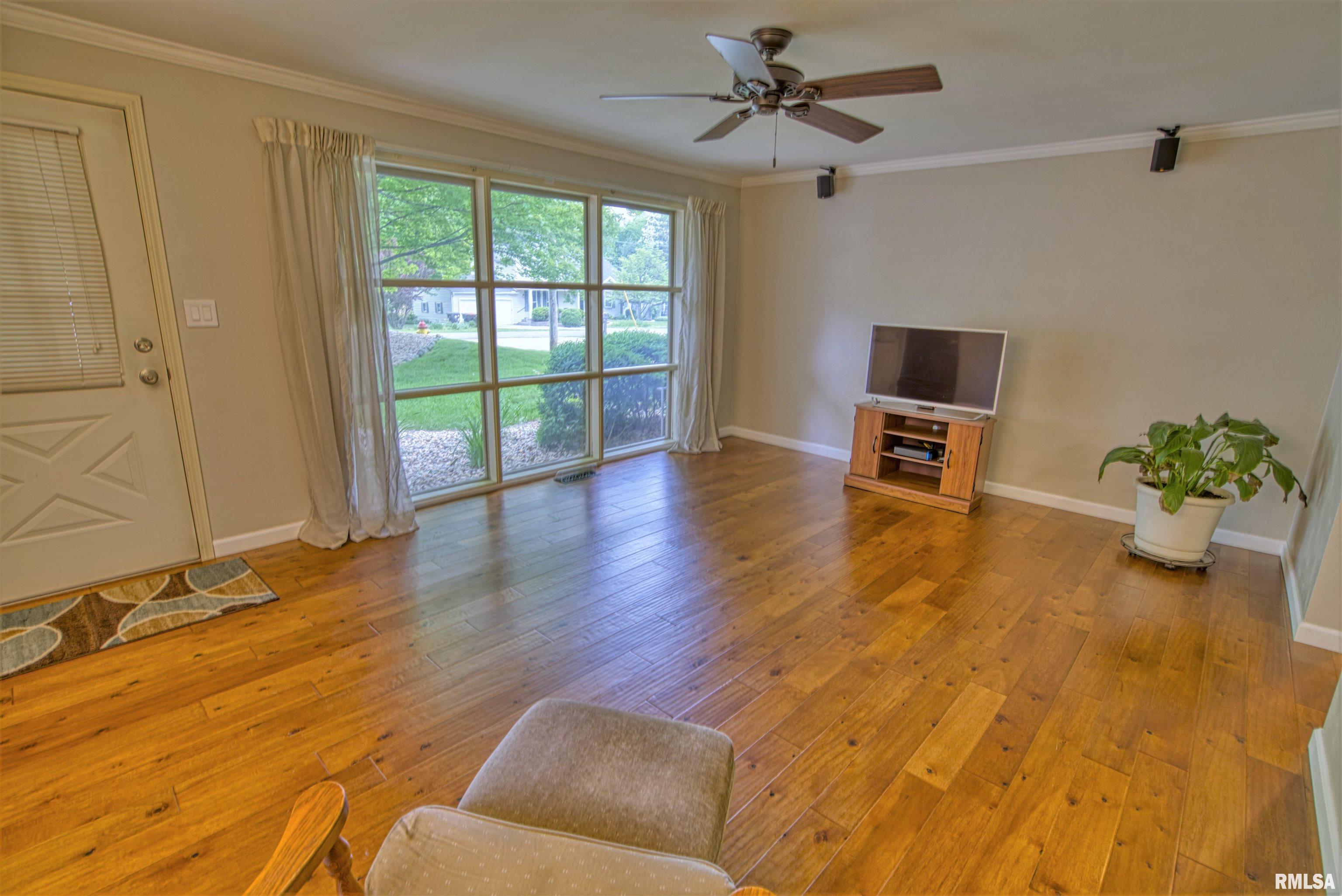 8716 North Picture Ridge Road Peoria, IL 61615 - Photo 3 of 18 Gallery Image 3