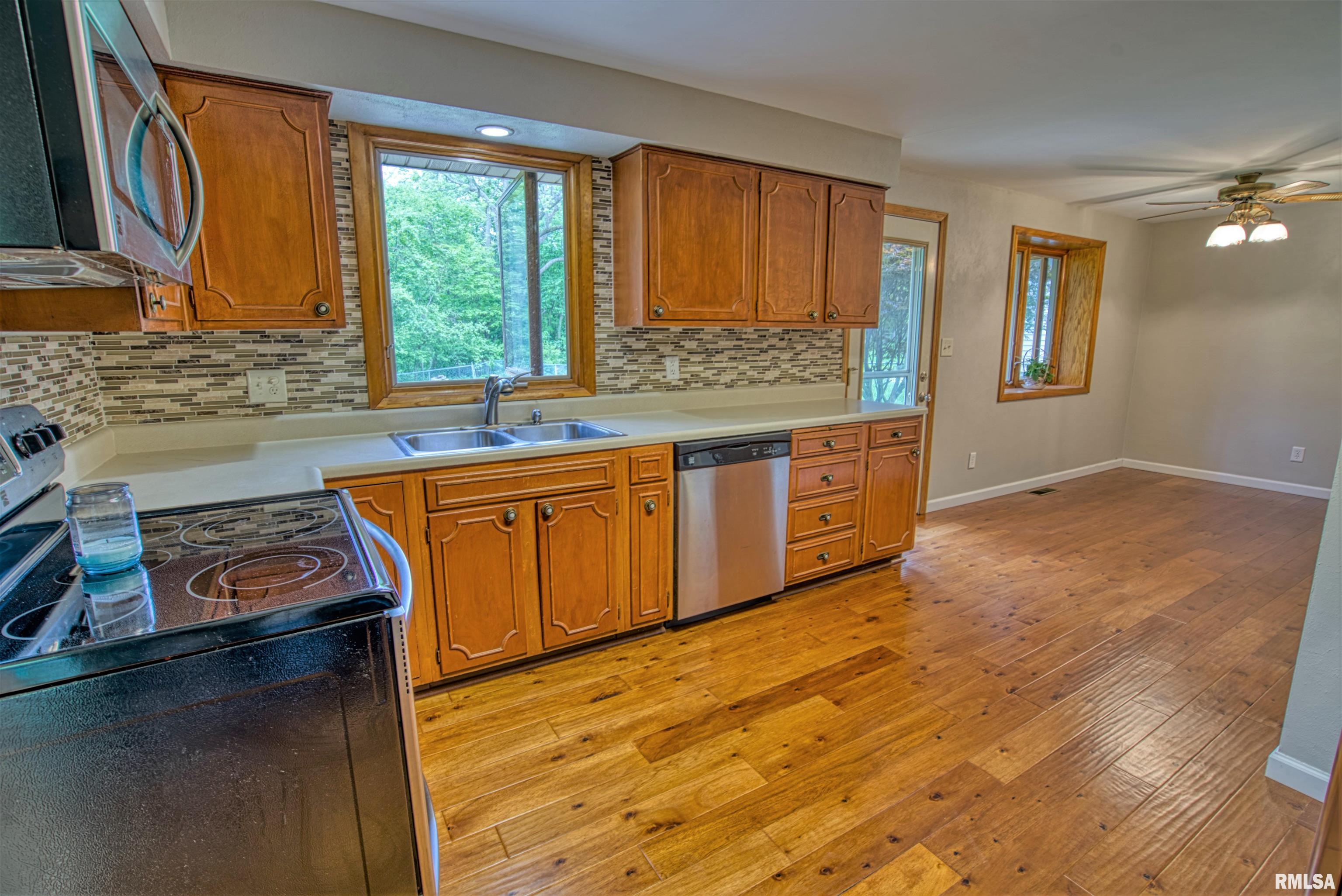 8716 North Picture Ridge Road Peoria, IL 61615 - Photo 5 of 18 Gallery Image 5