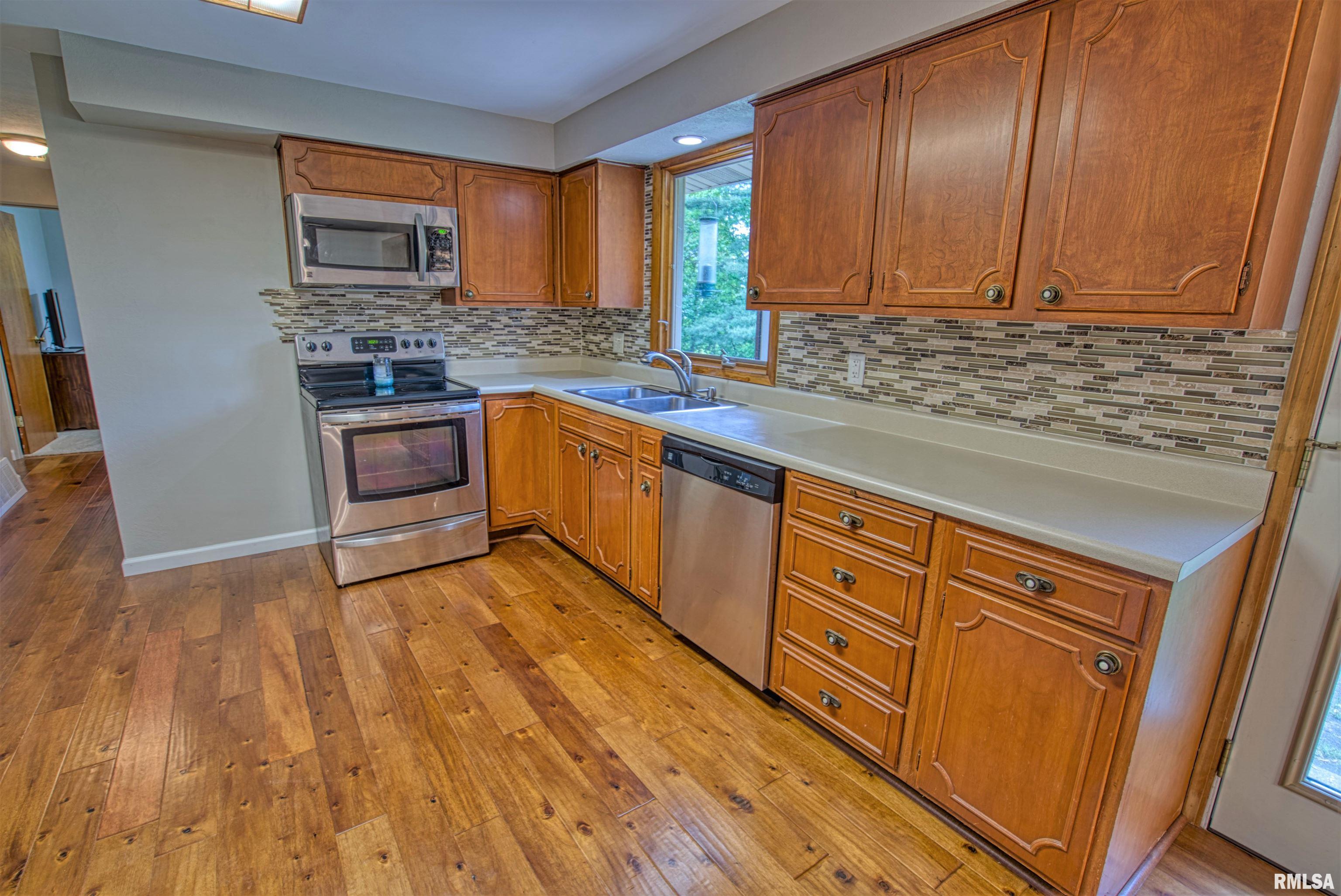 8716 North Picture Ridge Road Peoria, IL 61615 - Photo 6 of 18 Gallery Image 6