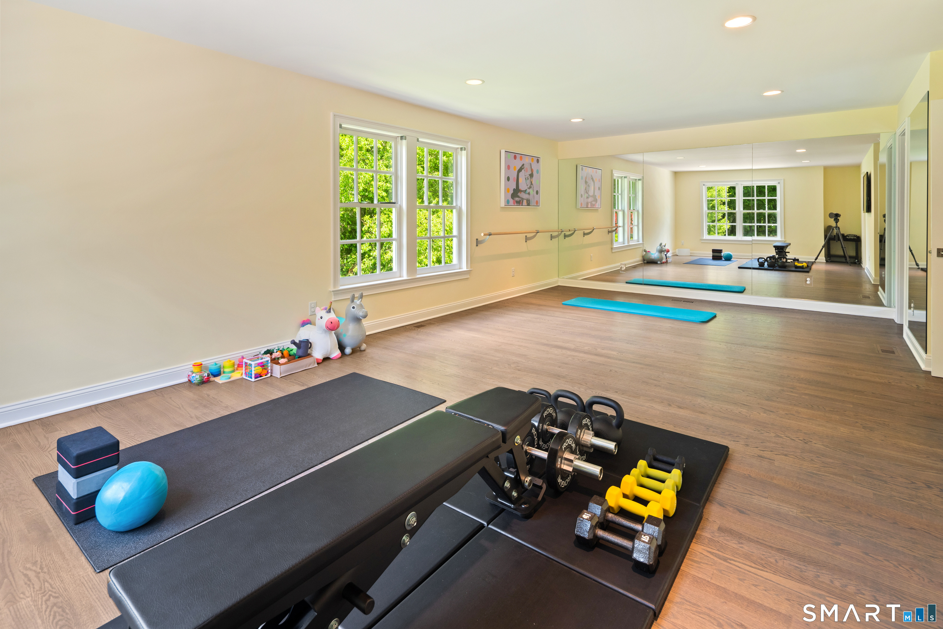 81 Lukes Wood Road New Canaan, CT 06840 - Photo 31 of 40