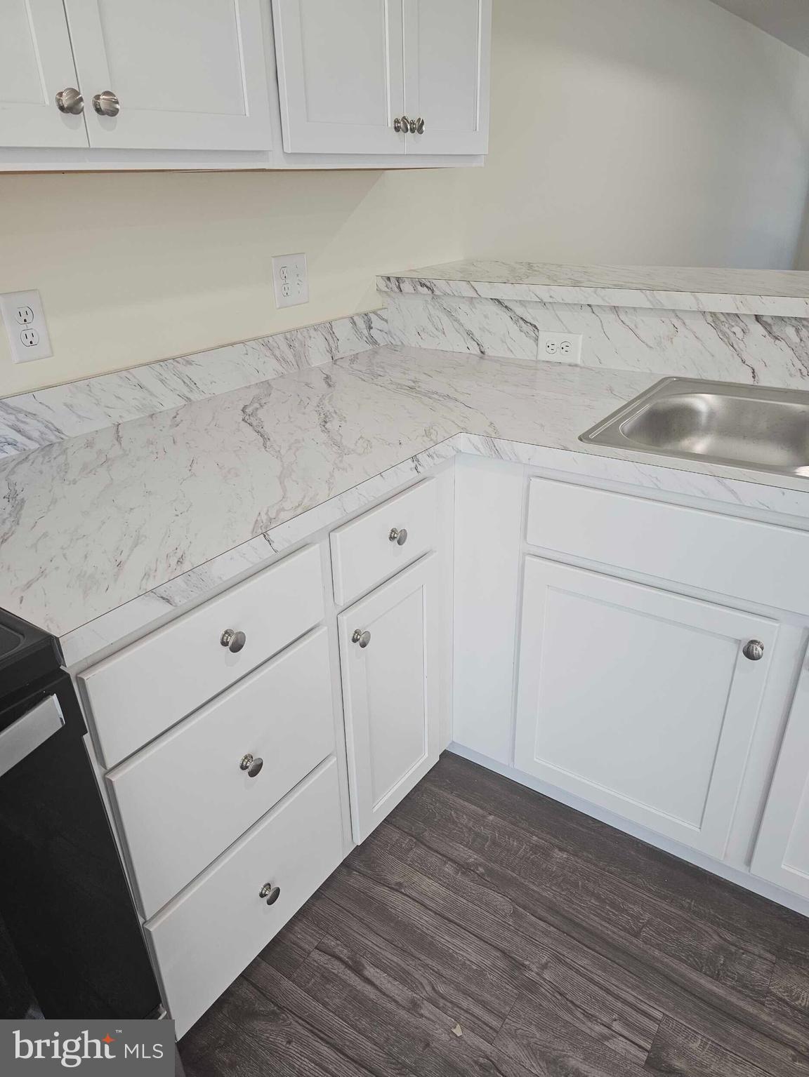 221 Rojan Road Dover, DE 19901 - Photo 5 of 29 Counter