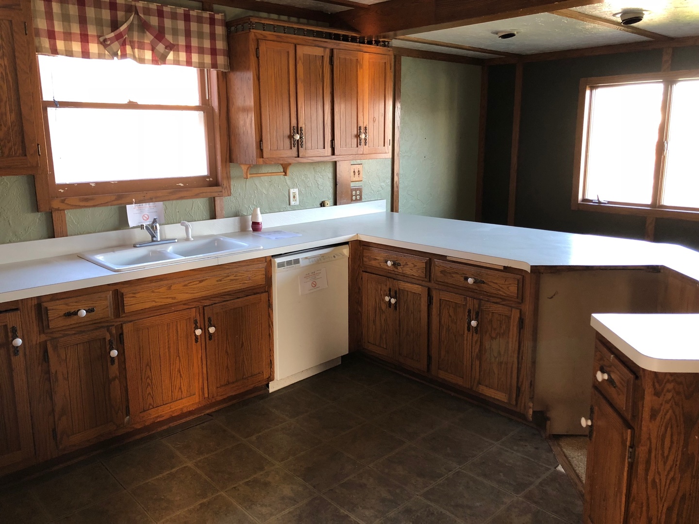 817 Black Road Joliet, IL 60435 - Photo 4 of 18