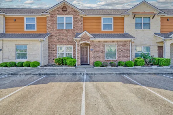 $344,500 | 301 Southwest Parkway, Unit 303, College Station, TX 77840