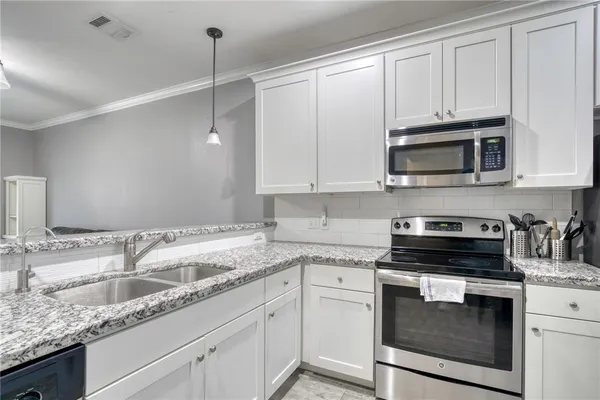 $344,500 | 301 Southwest Parkway, Unit 303, College Station, TX 77840