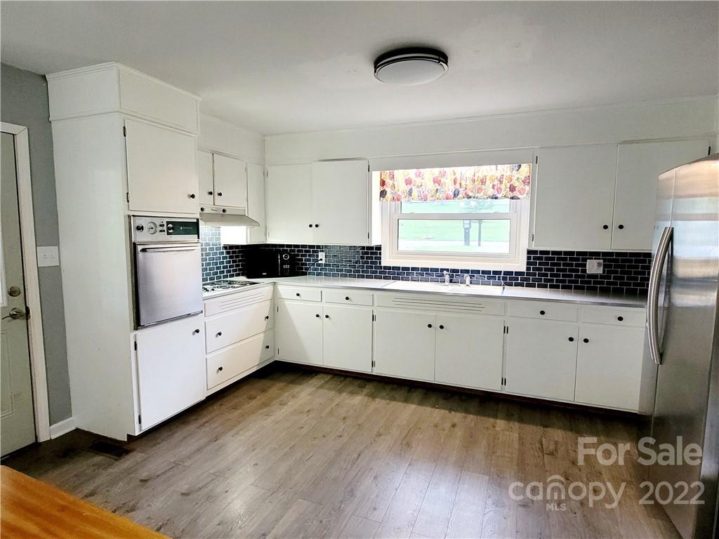 204 Settlemyre Road Morganton, NC 28655 - Photo 3 of 12 Gallery Image 3