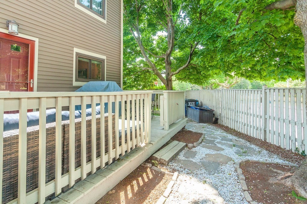 129 Governor Winthrop Road, Unit 1A Somerville, MA 02145 - Photo 24 of 27