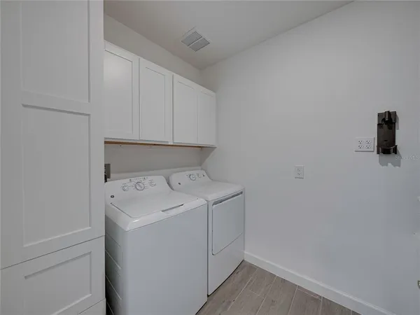 $1,950 | 17319 Holly Wl Avenue, Wimauma, FL 33598