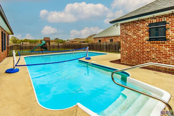 $499,000 | 308 Meadow View Court, Thibodaux, LA 70301