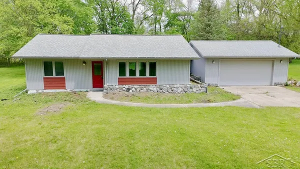 $195,000 | 3087 East Gordonville Road, Midland, MI 48640