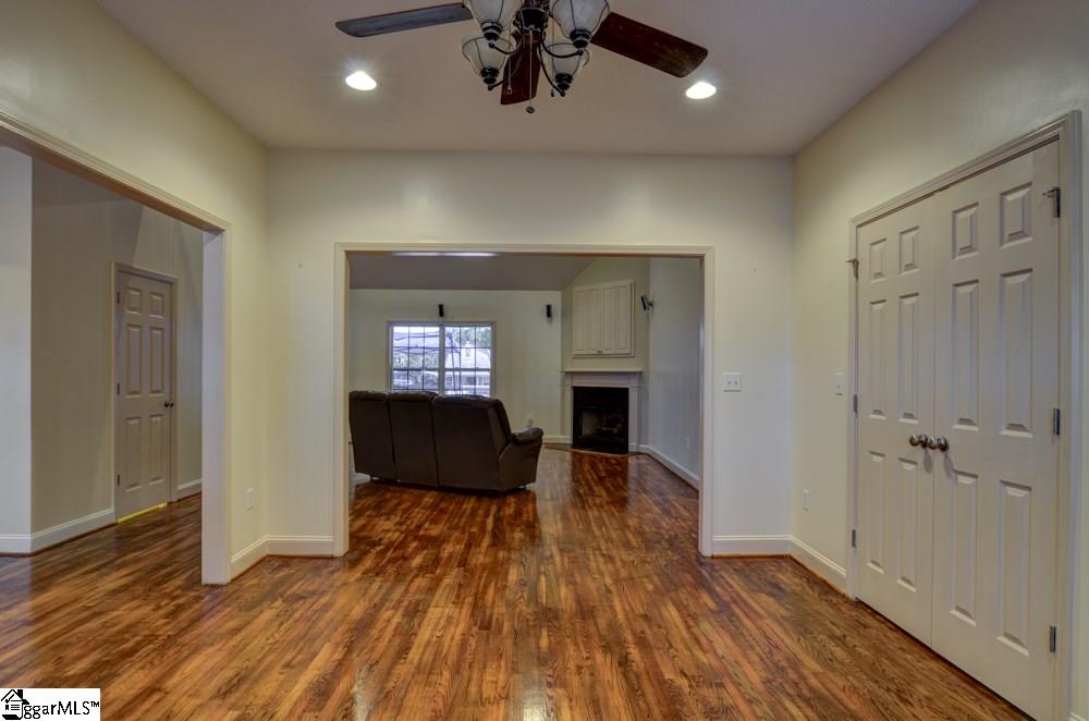 255 Edgewater Road Inman, SC 29349 - Photo 4 of 31