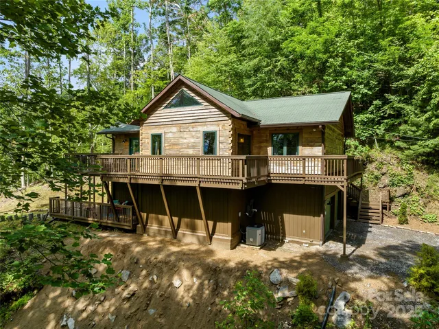 $522,500 | 619 Leisure Lane, Burnsville, NC 28714