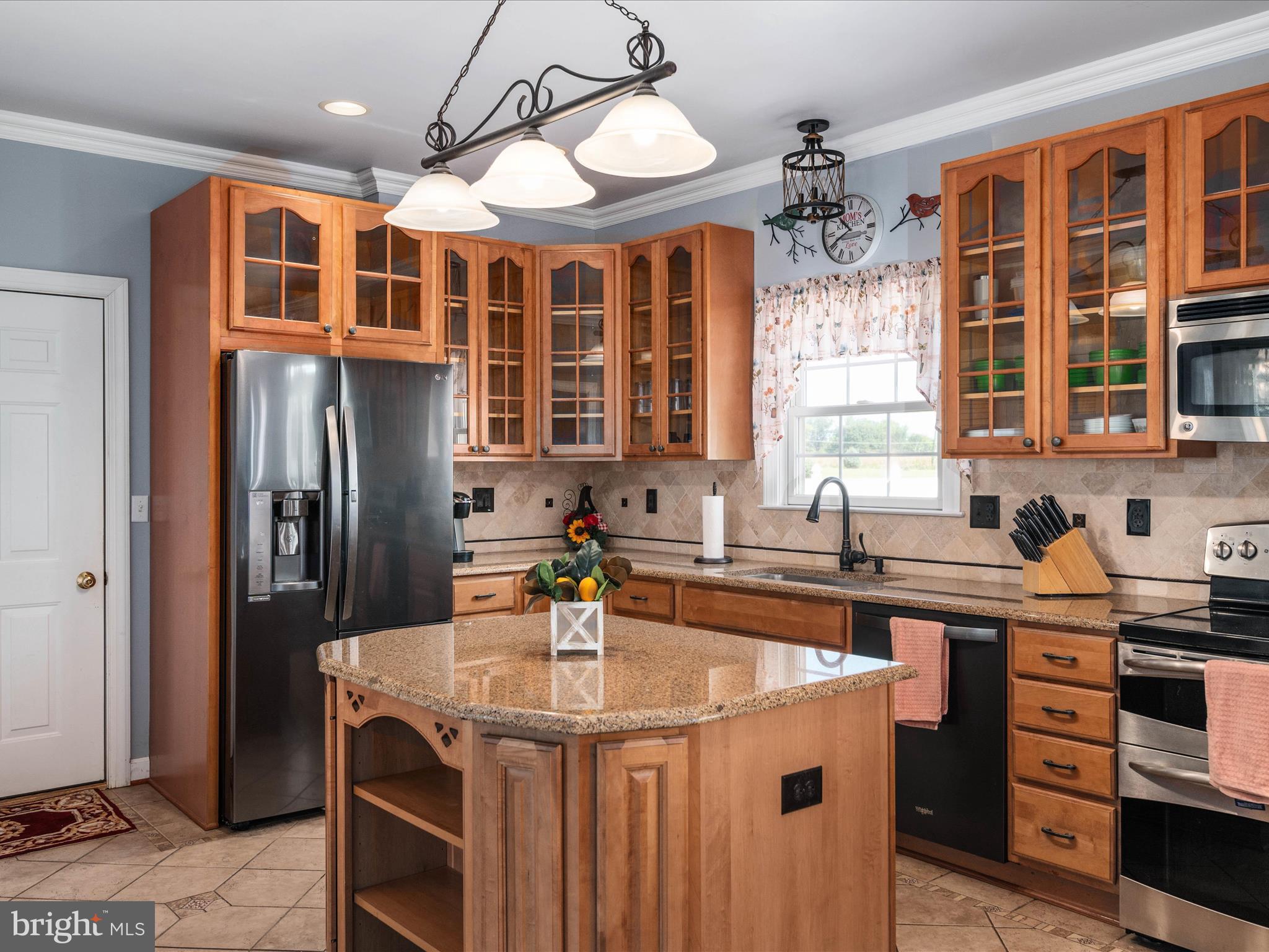 222 Beck Farm Road Centreville, MD 21617 - Photo 15 of 54 kitchen w/island