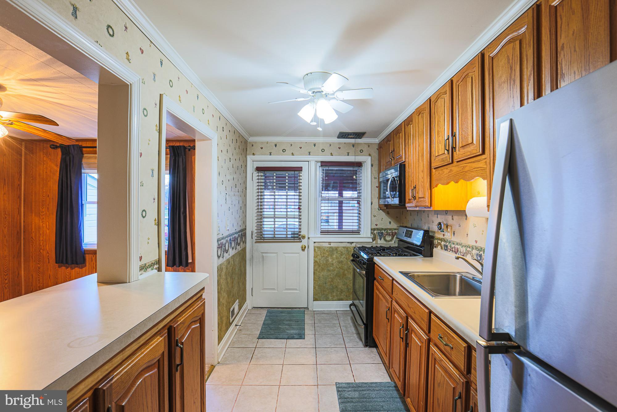 1920 Church Road Dundalk, MD 21222 - Photo 17 of 40 Kitchen