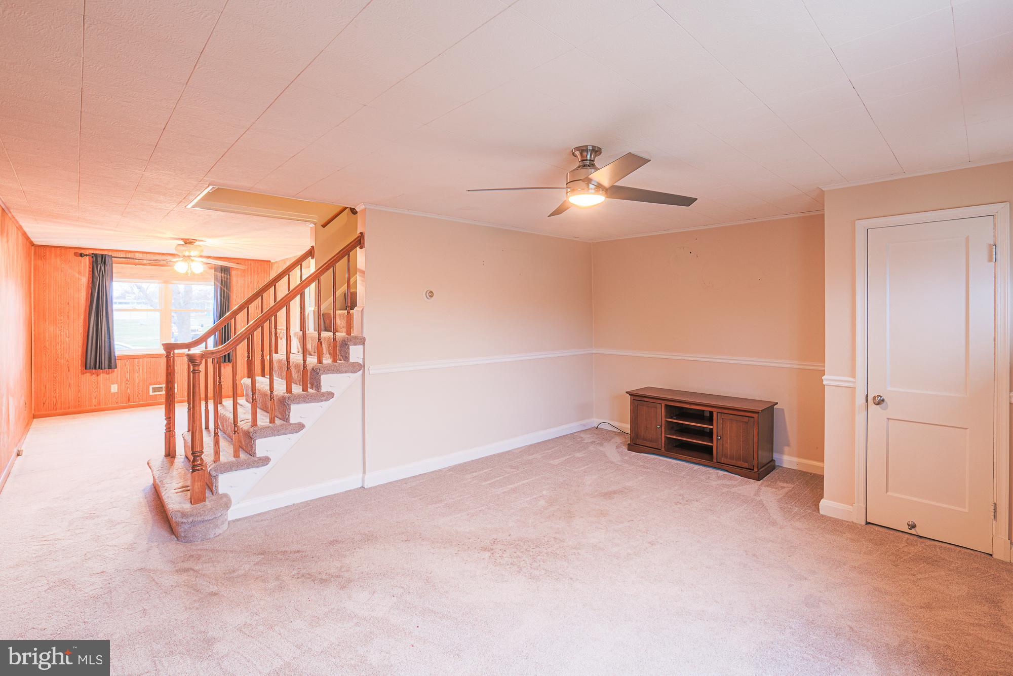 1920 Church Road Dundalk, MD 21222 - Photo 9 of 40 Living Room