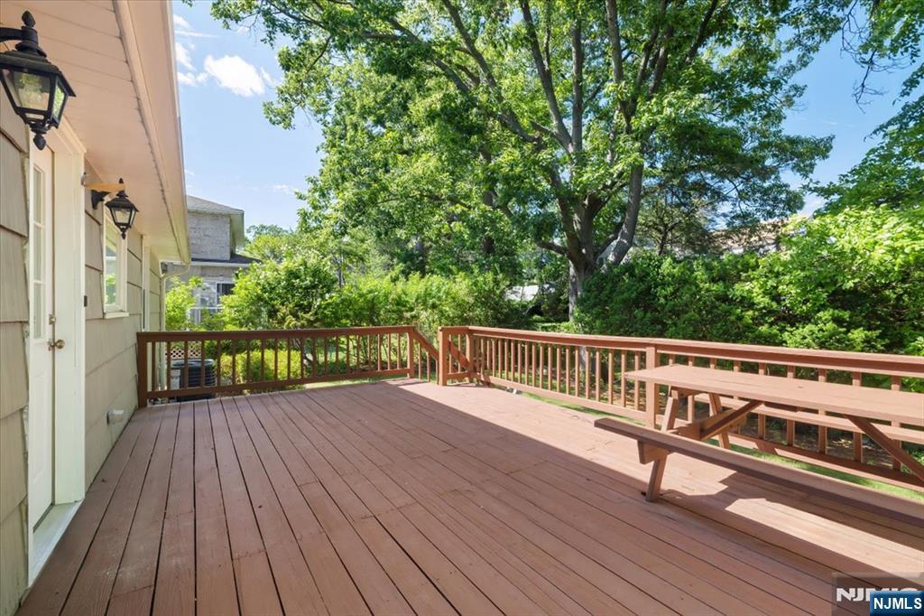 101 Pershing Road Englewood Cliffs, NJ 07632 - Photo 3 of 29