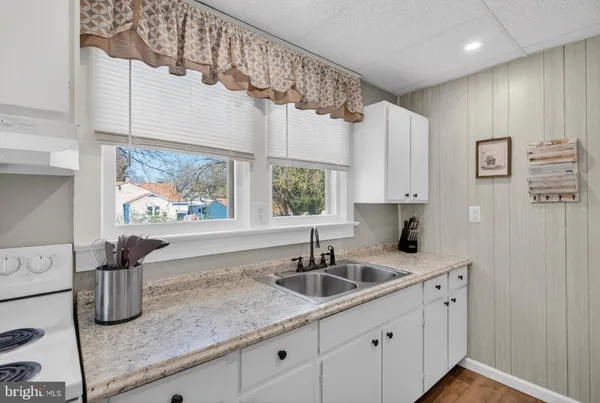 $335,000 | 142 High Street, Woodbury, NJ 08096
