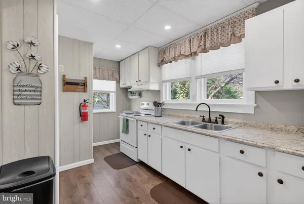 $335,000 | 142 High Street, Woodbury, NJ 08096