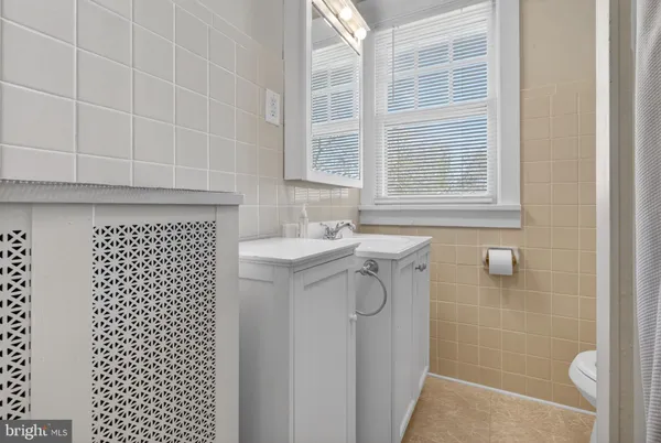 $335,000 | 142 High Street, Woodbury, NJ 08096