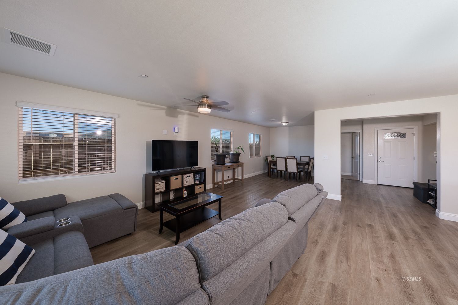 1117 Porter Street Ridgecrest, CA 93555 - Photo 8 of 36