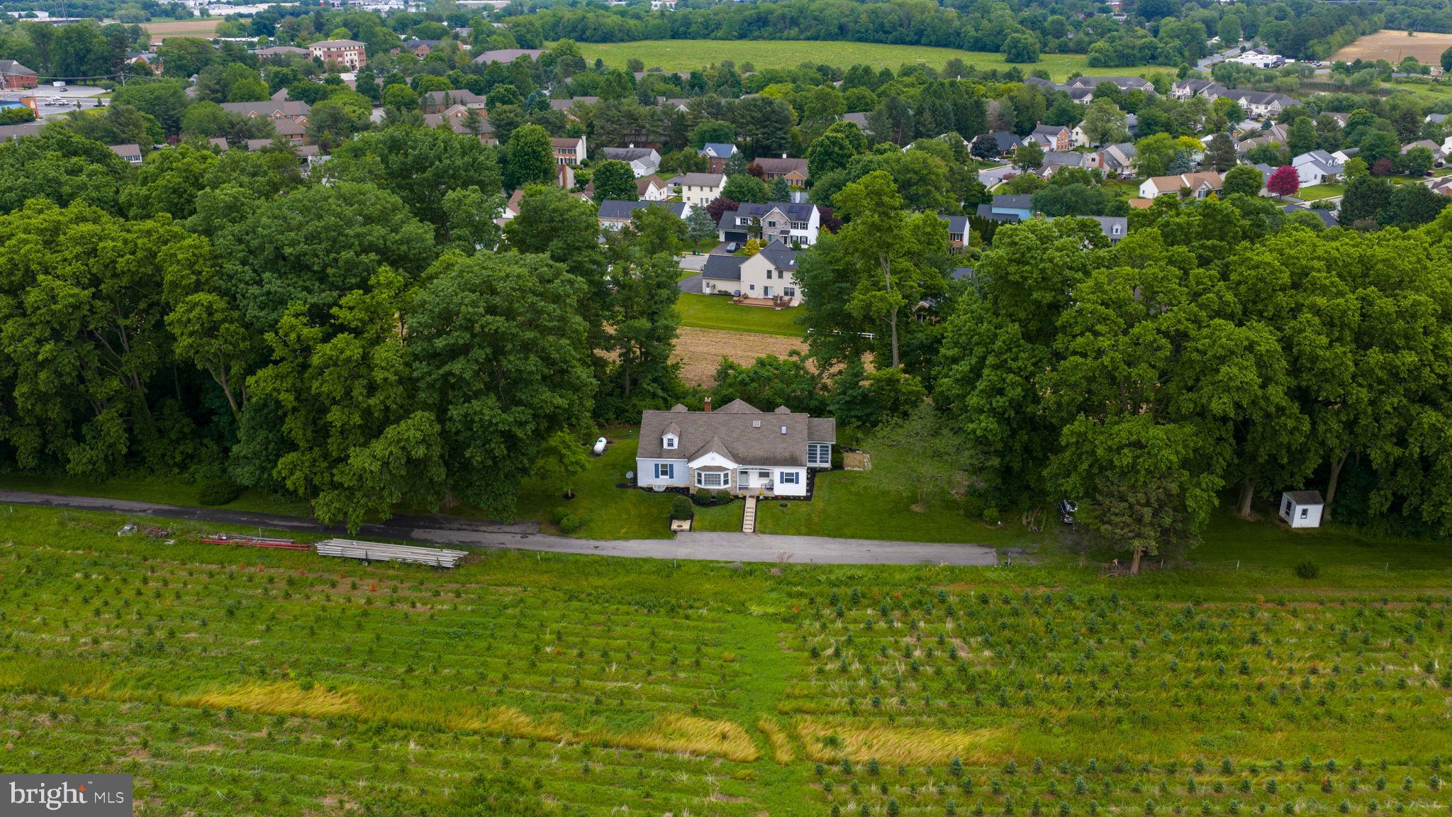 145 Weaver Road Lancaster, PA 17603 - Photo 7 of 87